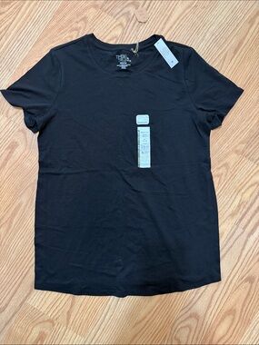 NWT Time and Tru Black Short Sleeve maternity Crewneck Top